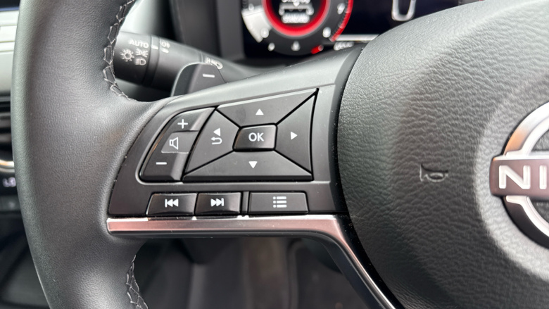 Nissan Juke 1.0 DiG-T N-Connecta 5dr DCT Petrol Hatchback